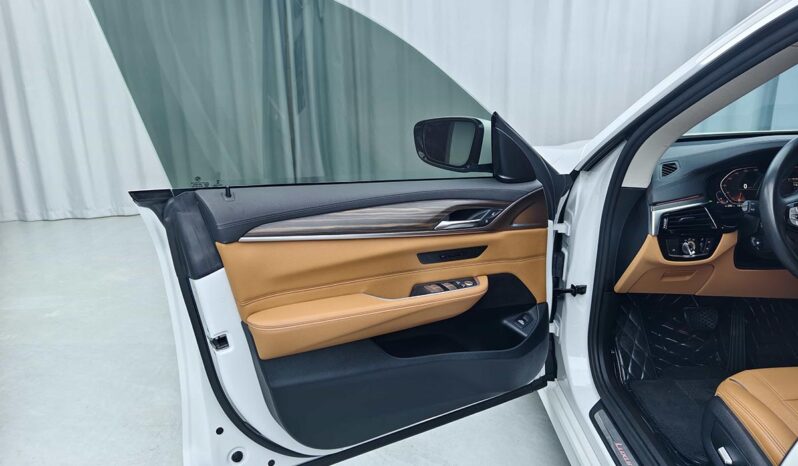 
								BMW 6 Series GT 2021 630i Luxury Design Package full									