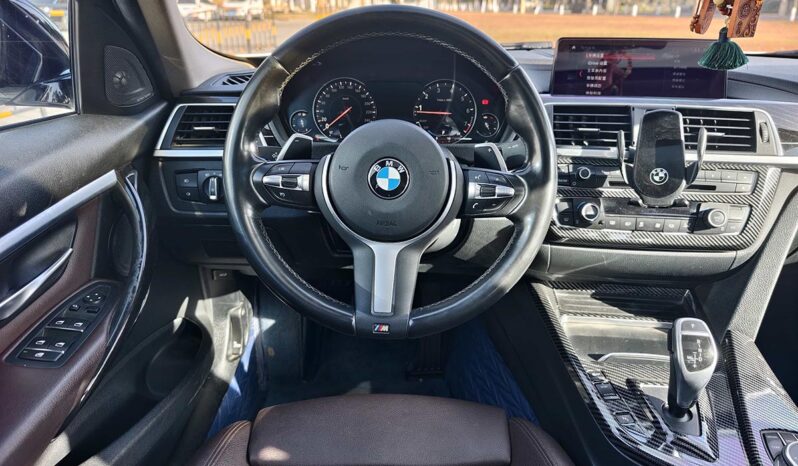 
								BMW 3 Series 2019 320LiM Sport Night Edition full									