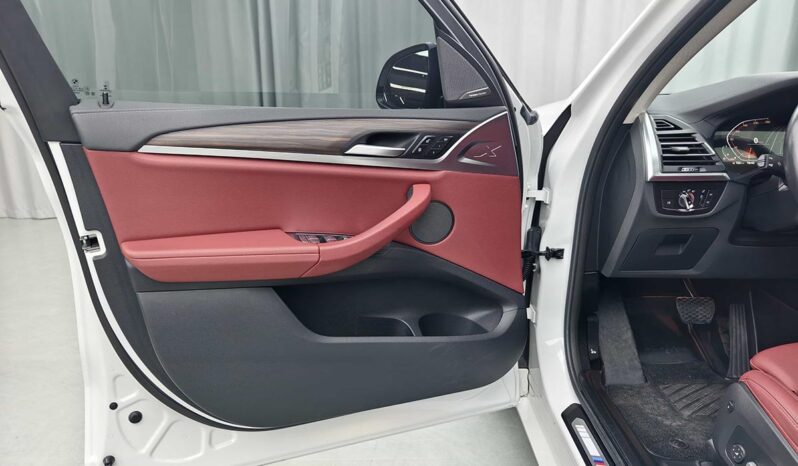 
								BMW X3 2023 xDrive30i Leading Edition M Night Package full									