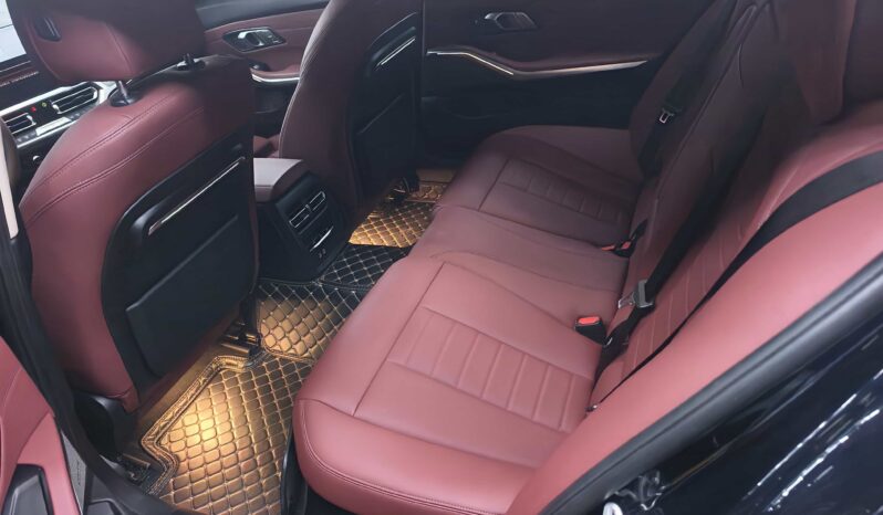 
								BMW 3 Series 2021 325LiM Sport Night Package full									