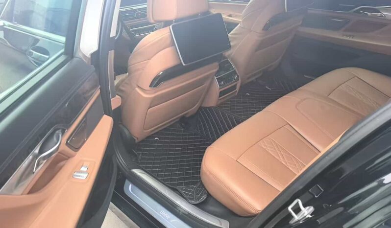 
								BMW 7 Series 2016 740Li Leading Edition full									