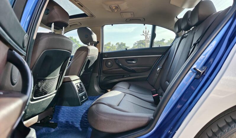 
								BMW 3 Series 2019 320LiM Sport Night Edition full									