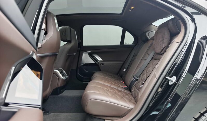 
								BMW 7 Series 2023 735Li M Sport Package full									