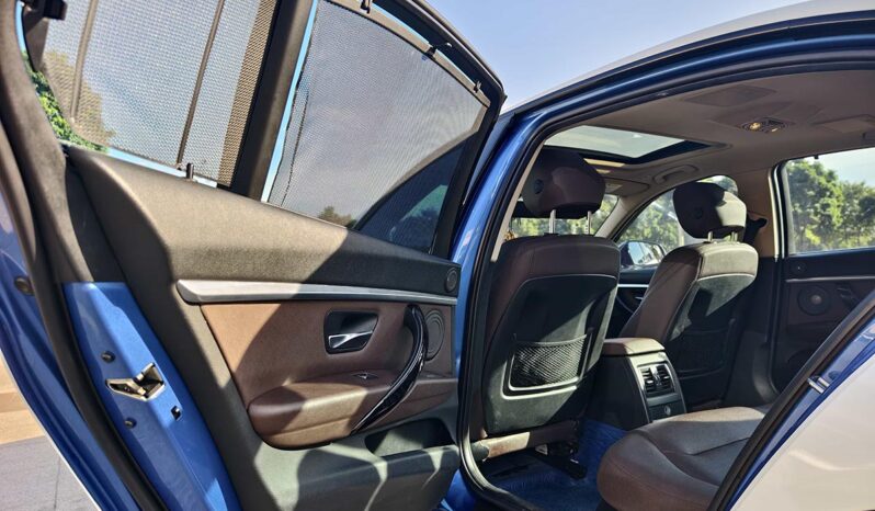 
								BMW 3 Series 2019 320LiM Sport Night Edition full									