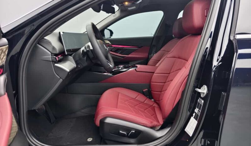 
								BMW 5 Series 2025 530Li Leading Edition M Sport Package full									