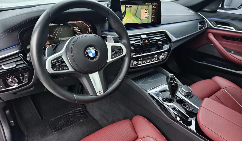 
								BMW 5 Series 2021 530Li Luxury M Sport Package full									