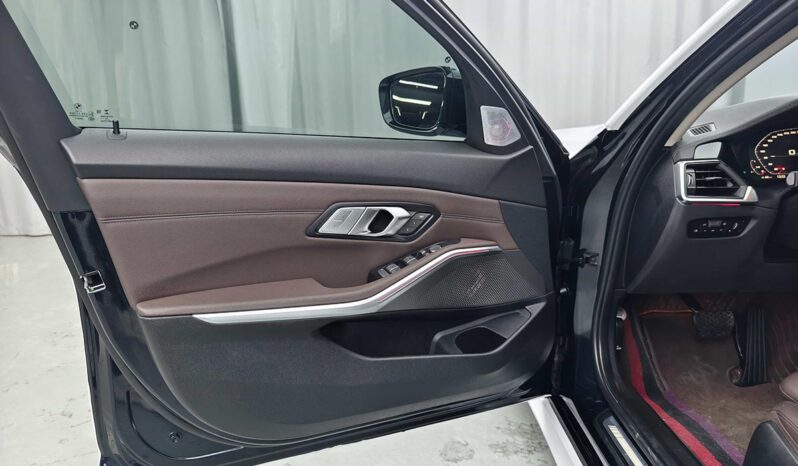 
								BMW 3 Series 2020 325LiM Sport Package full									