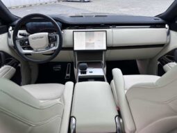 
										Land Rover Range Rover 2025 3.0L 6400PS Prestige Extended Wheelbase Seven-Seater full									
