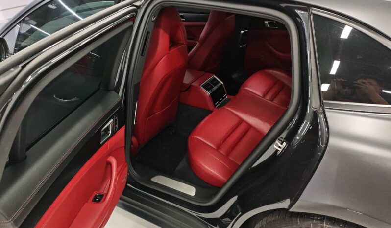 
								Porsche Panamera 2019 Model Panamera 4 Sport Turismo 2.9T full									