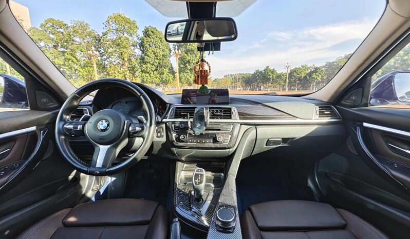 
								BMW 3 Series 2019 320LiM Sport Night Edition full									