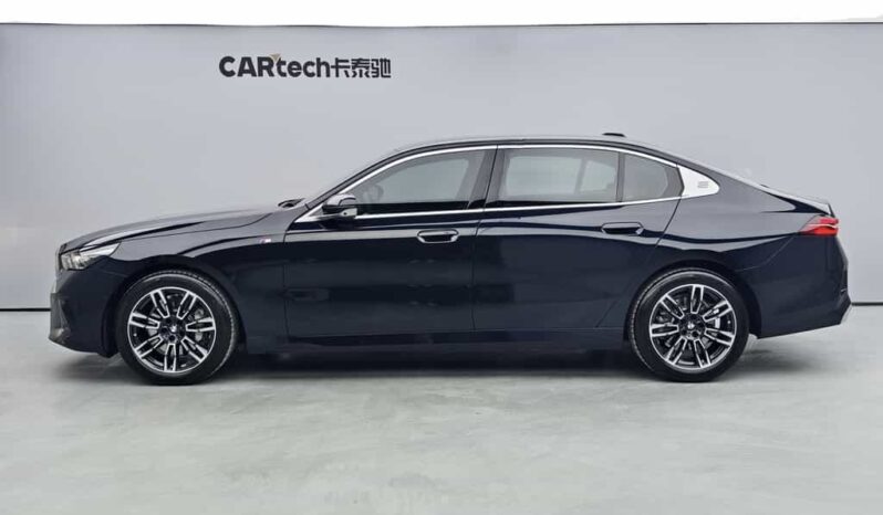 
								BMW 5 Series 2025 530Li Leading Edition M Sport Package full									