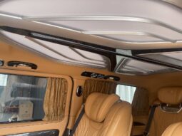 
										2023 Mercedes-Benz Vito 2.0T Business Edition 7-Seater, Two-Tone full									