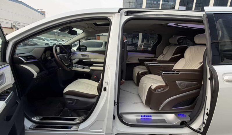 
								2023 Toyota Sienna 2.5L Hybrid Comfort Edition full									