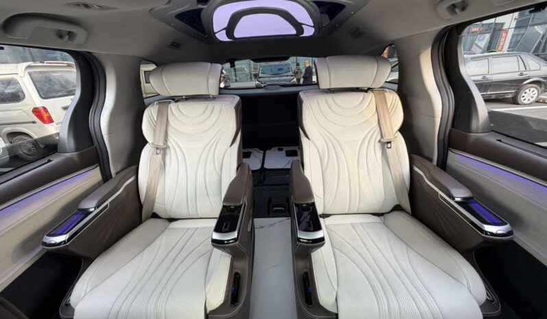 
								2023 Toyota Sienna 2.5L Hybrid Comfort Edition full									