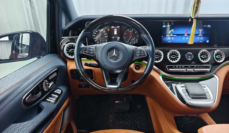 
								2023 Mercedes-Benz Vito 2.0T Business Edition 7-Seater full									