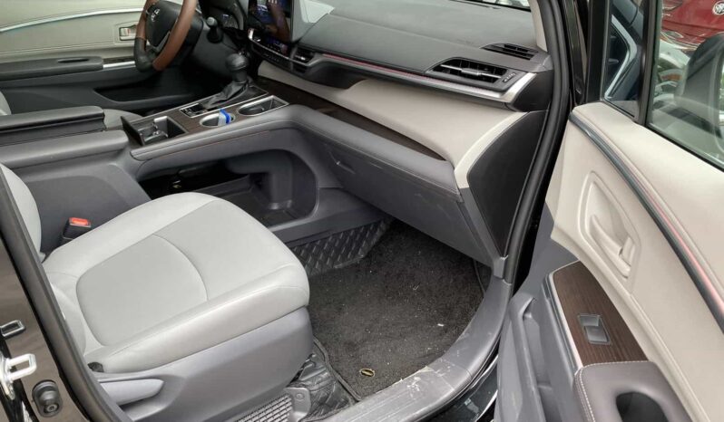 
								2024 Toyota Gravia 2.5L Hybrid Comfort Edition full									