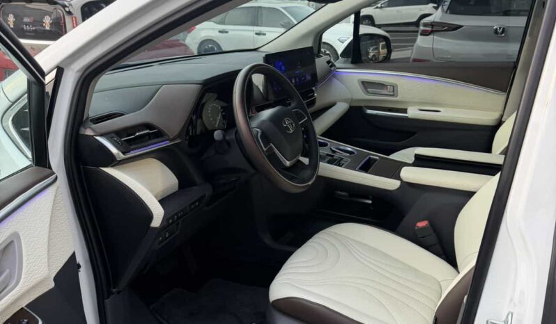 
								2023 Toyota Sienna 2.5L Hybrid Comfort Edition full									