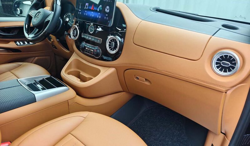 
								Mercedes-Benz Platinum VC Series 2022 2.0T Wei Xiang full									