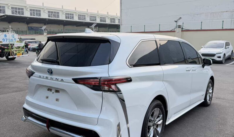 
								2023 Toyota Sienna 2.5L Hybrid Comfort Edition full									