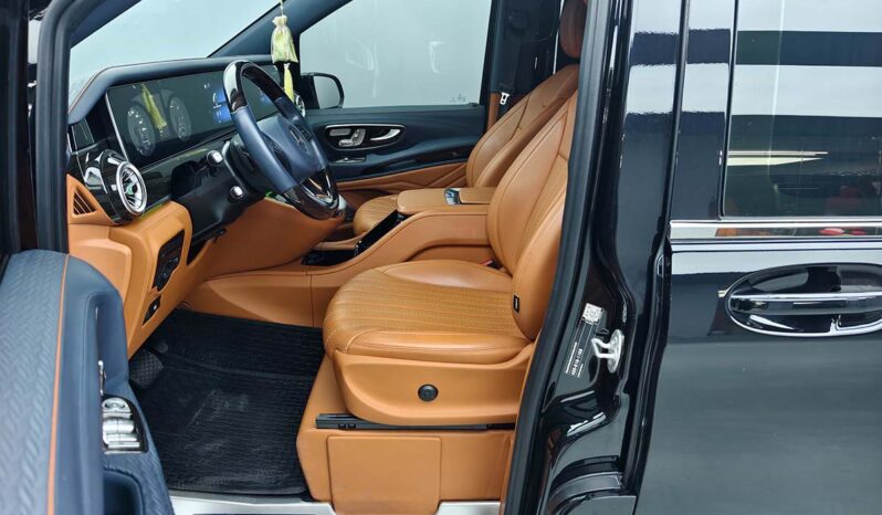 
								2023 Mercedes-Benz Vito 2.0T Business Edition 7-Seater full									