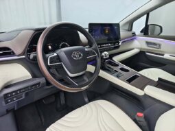 
										2023 Toyota Sienna 2.5L Hybrid Comfort Edition full									