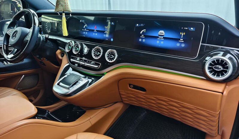 
								2023 Mercedes-Benz Vito 2.0T Business Edition 7-Seater full									