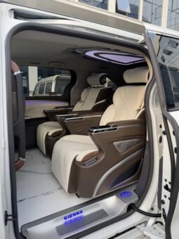 
										2023 Toyota Sienna 2.5L Hybrid Comfort Edition full									