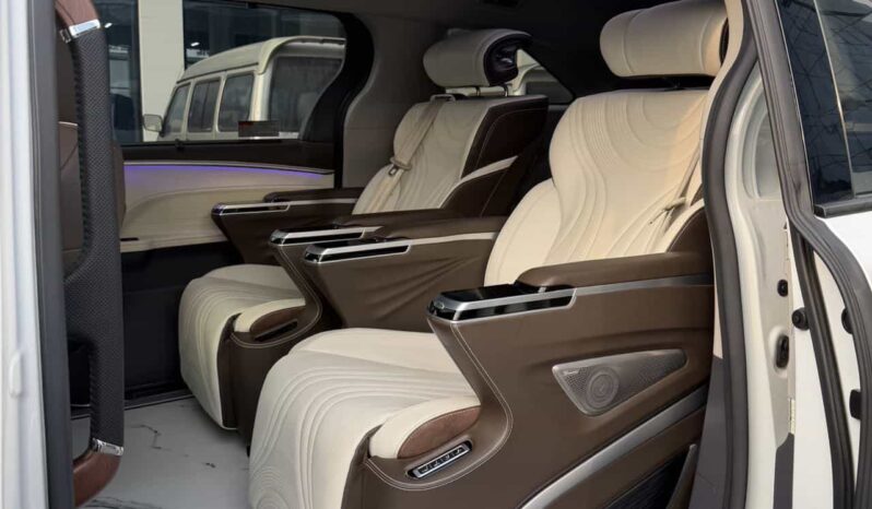 
								2023 Toyota Sienna 2.5L Hybrid Comfort Edition full									