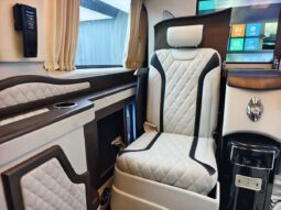 
										2019 Mercedes-Benz Vito High Roof Model with Full Partition full									