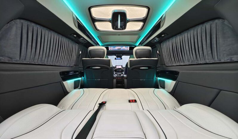 
								Mercedes-Benz Kodiak 2023 2.0T Kodiak MH3 7-Seater full									