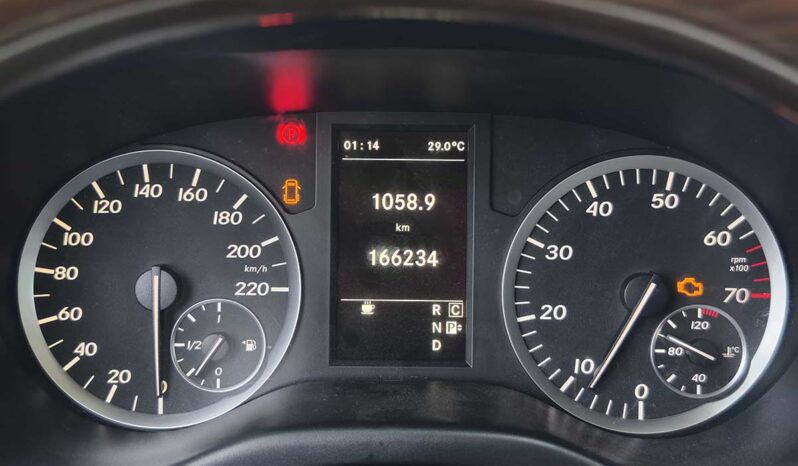 
								2019 Mercedes-Benz Vito High Roof Model with Full Partition full									