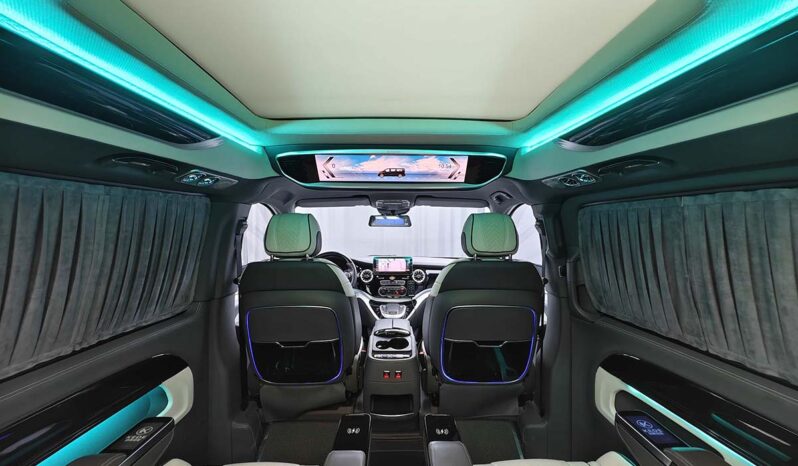 
								Mercedes-Benz Kodiak 2023 2.0T Kodiak MH3 7-Seater full									